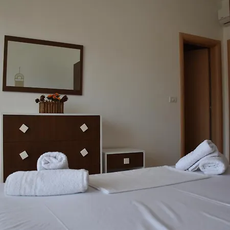 アパート Leta's Apartments, Vacation *