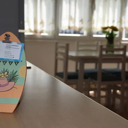 Leta's Apartments, Vacation アパート *