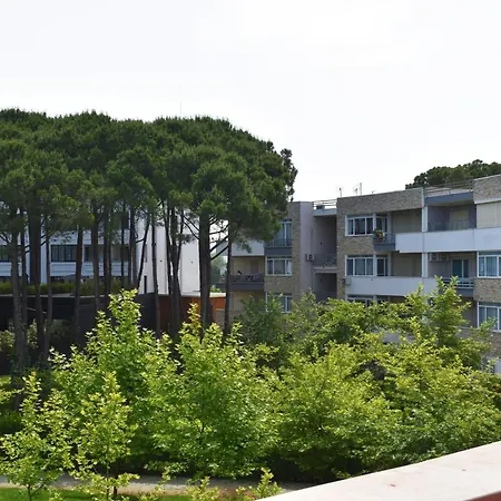 Gjiri I Lalzit - Leta's - Three Bedroom Lägenhet Durrës
