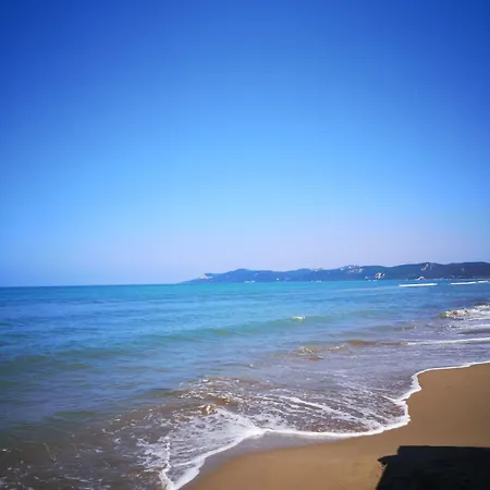 Leta's Apartments, Vacation * Dıraç