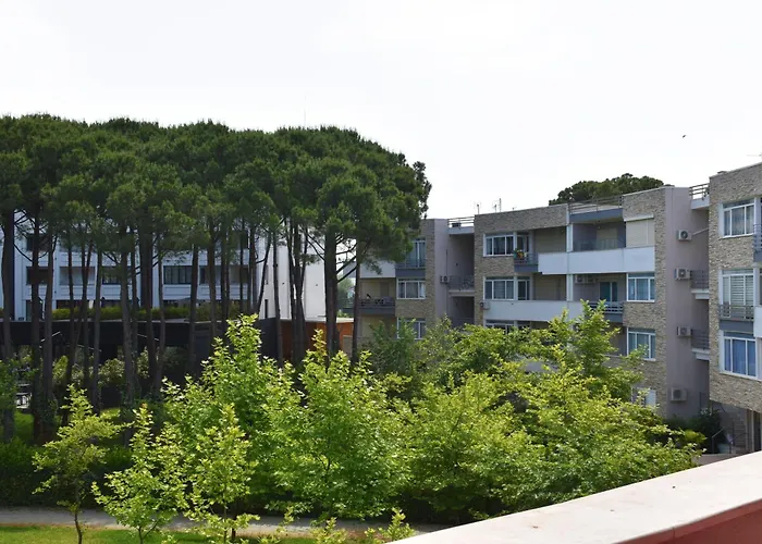 Gjiri I Lalzit - Leta's - Three Bedroom Apartment Durrës